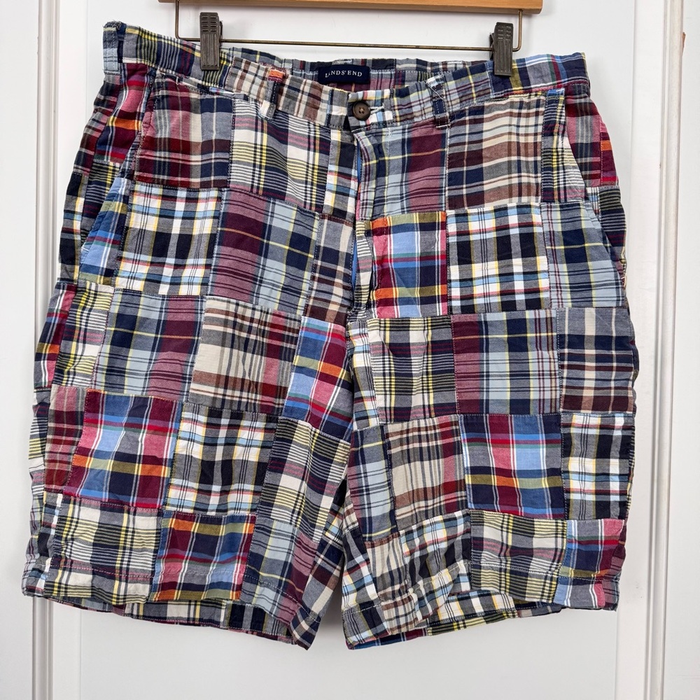 Vintage madras plaid 100% cotton men’s shorts. Lands End size 37 - 9” inseam